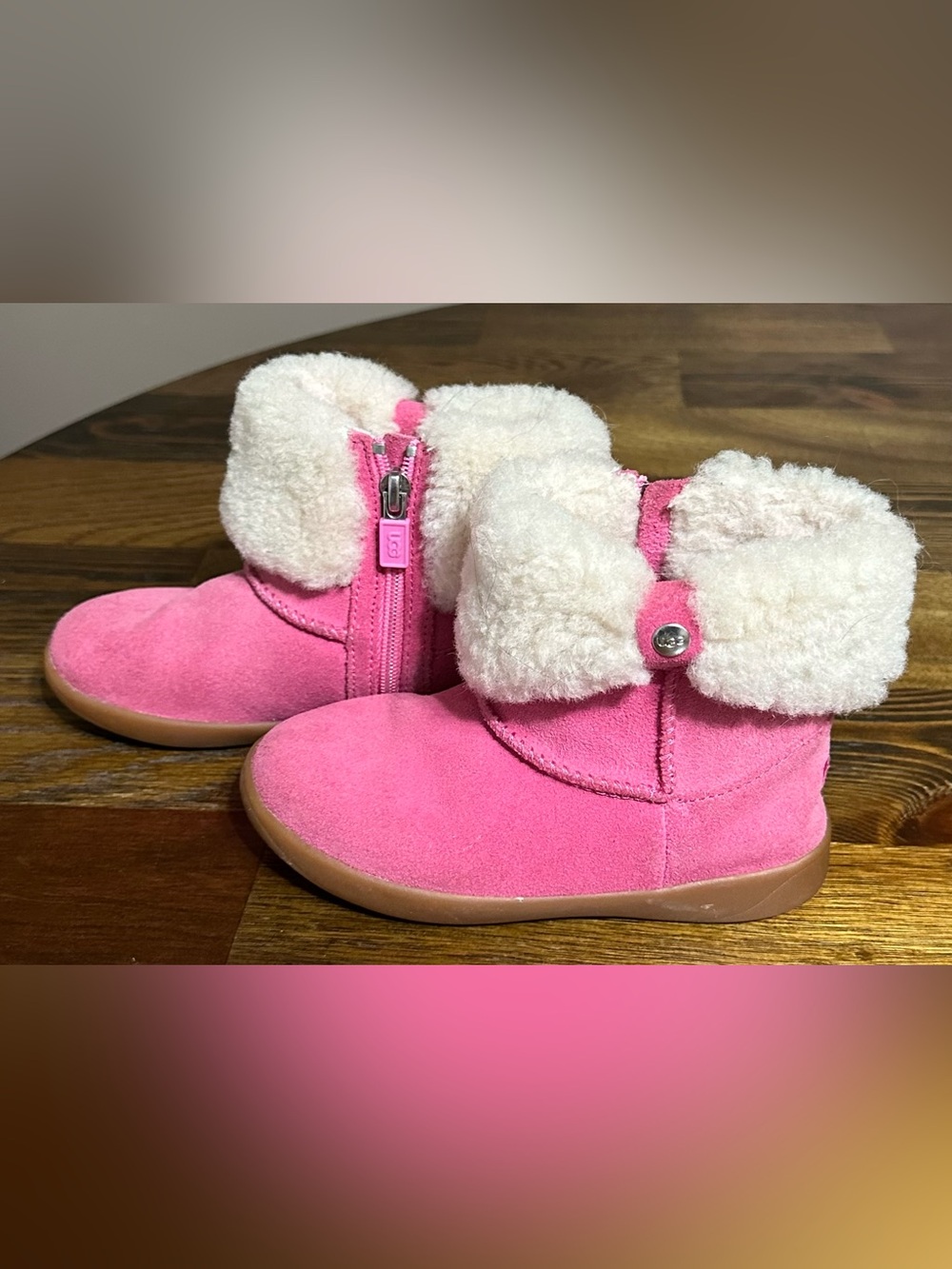 Pink Suede Faux Fur Girls UGG
Size 10